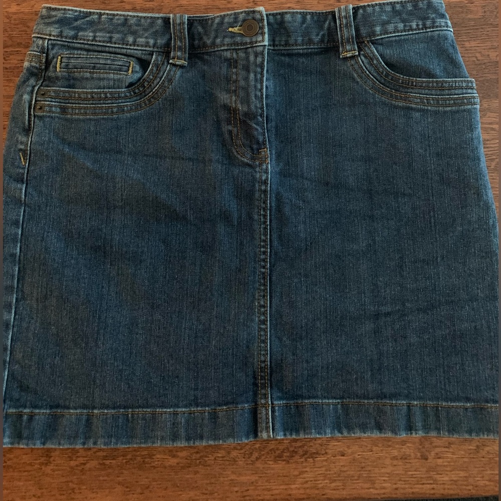 🔥Ann Taylor Loft Denim Skirt size 6 petite